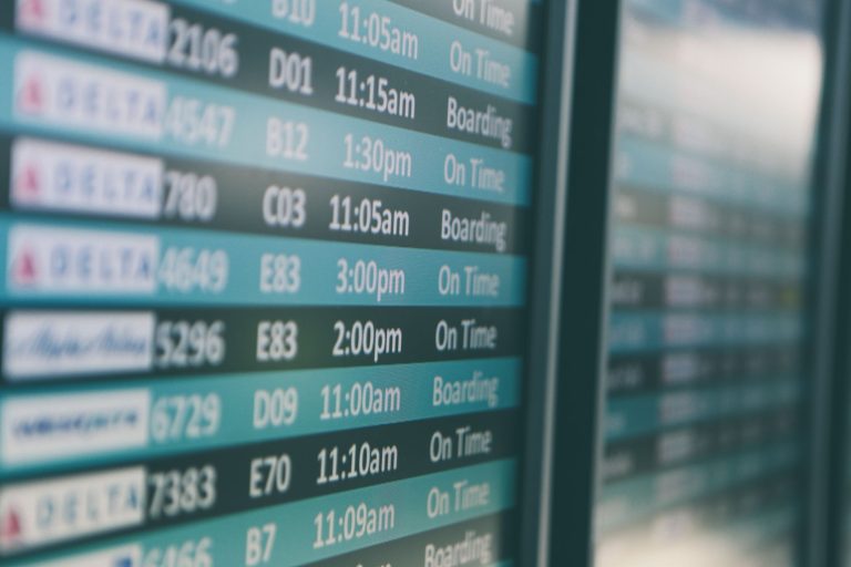7 Mistakes People Make When They Book Their Own Flights (and how to avoid them!)